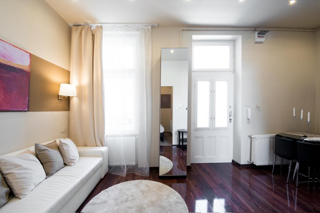 Little Boss Apartment Budapest Esterno foto
